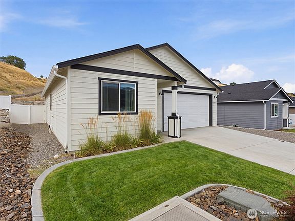 3rd image of 2307 SE Sage Brooke Road