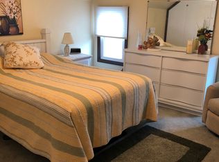 105 N High St, Somerset, OH 43783