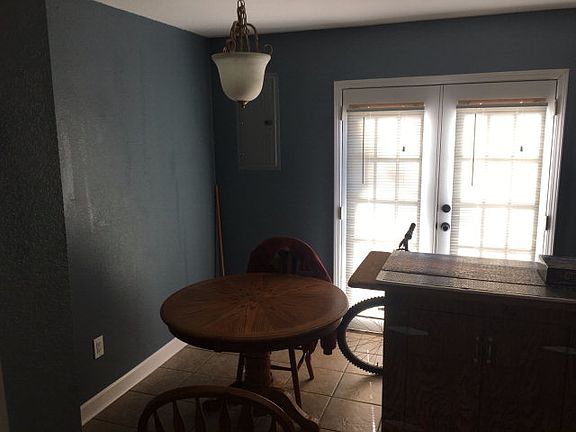 3rd image of 1802 Jackson Ave W APT 71