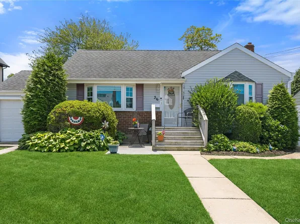 36 Liszt Street, Hicksville, NY 11801