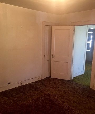 2nd image of 1722 W Laurel