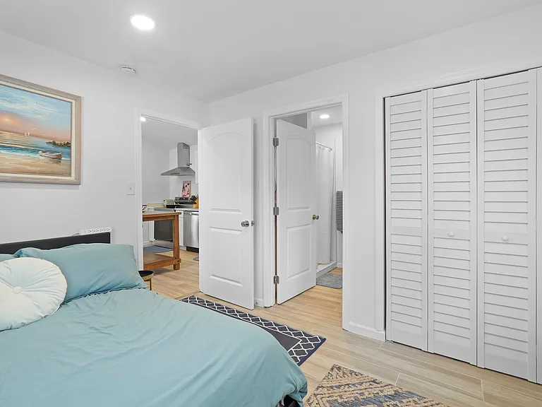 1815 E Derenne Ave #B — Photo 25