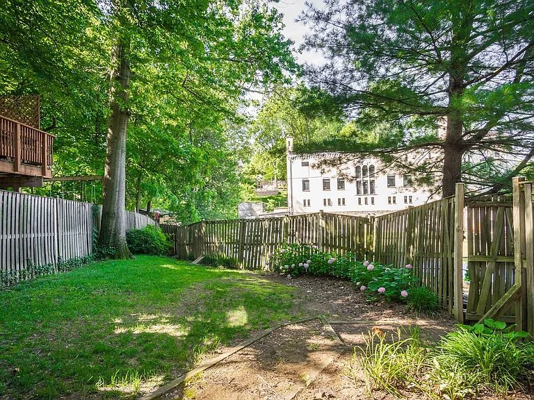 1626 Kalmia Rd NW — Photo 45