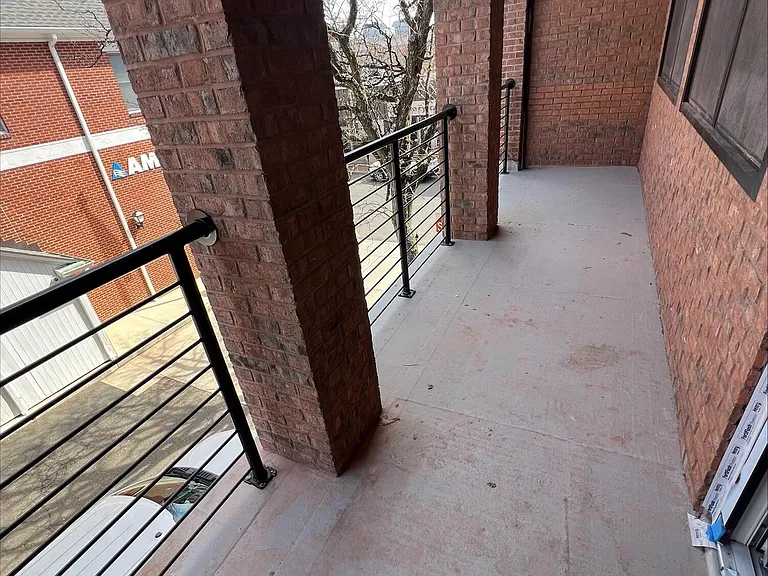 42 Monmouth St #C — Photo 10