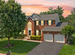 828 Anthony Ct SE, Leesburg, VA 20175