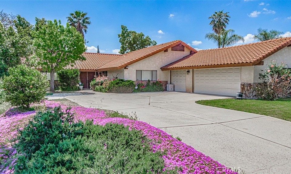 1st image of 12129 Vista De Cerros Dr