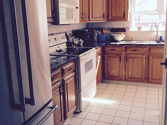 5th image of 25 Thayer Pond Dr #1