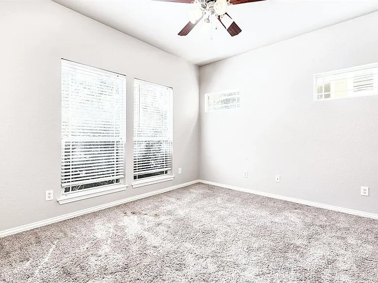 595 McGarity — Photo 9