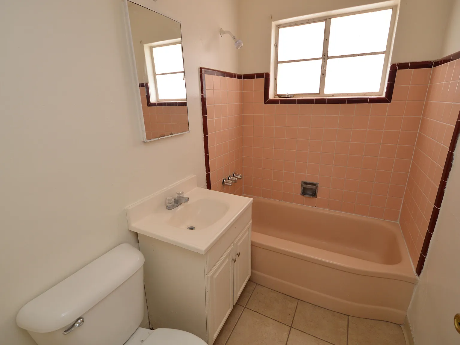 2 bed, 1.0 bath, 750 sqft, $975 — Photo 4