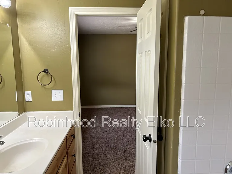 214 Brookwood Dr — Photo 25