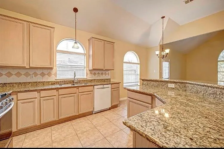 1710 Park Forest Dr — Photo 8