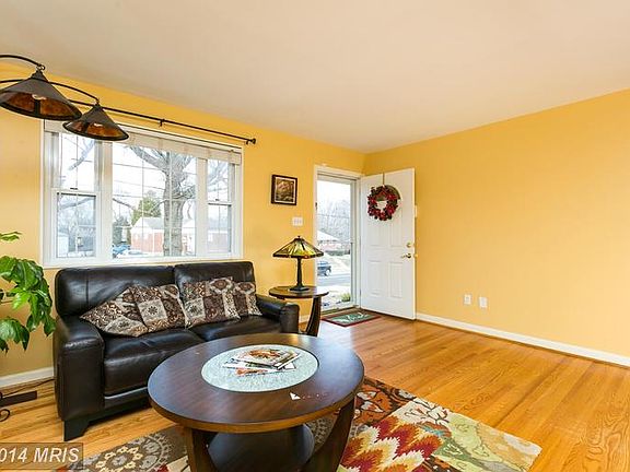 2nd image of 4604 Wilwyn Way