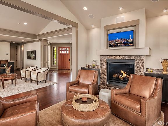 5th image of 9851 Belfair Ln