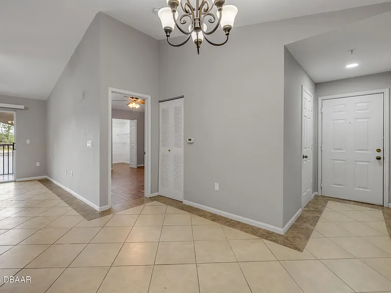 940 Village Trl #4-306 — Photo 3