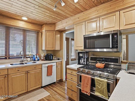 2nd image of 9531 Dundas Cir
