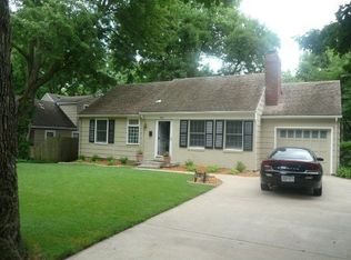 4901 W 57th St, Roeland Park, KS 66205