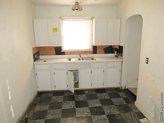 4th image of 1008 S Ellis St