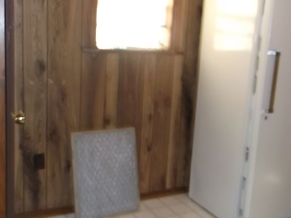 5th image of 208 E 17th St