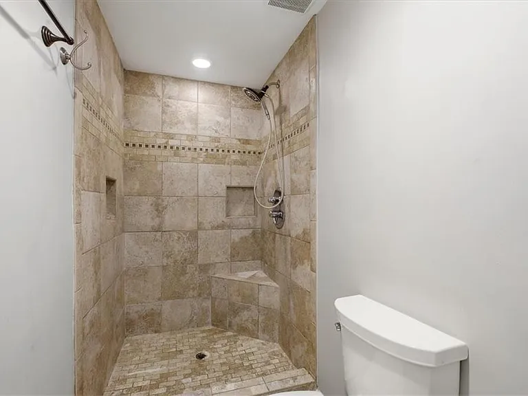 9470 Hillside Dr — Photo 25