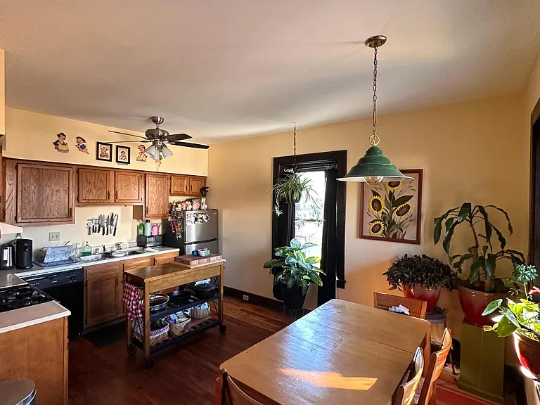 1000 Rebecca Ave #4 — Photo 4