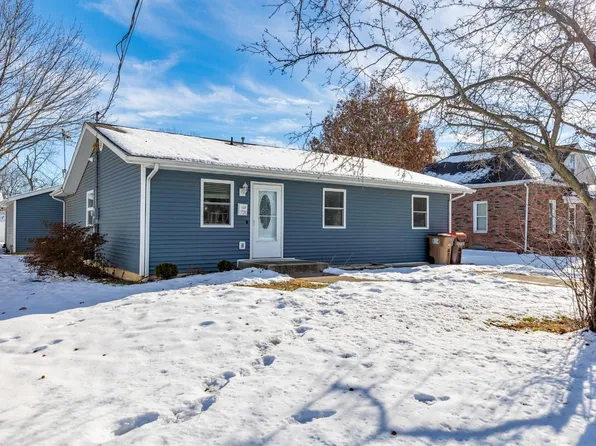 720 S Hibbard St, Staunton, IL 62088