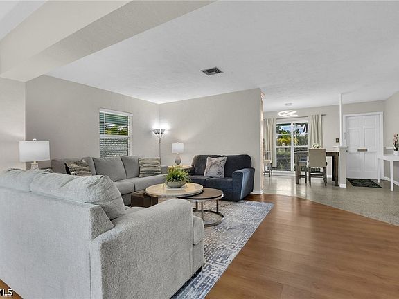 5th image of 1442 Byron Rd