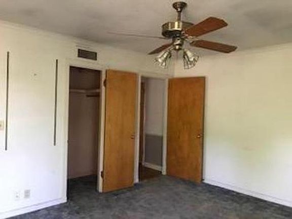 3rd image of 923 Denrock Ave