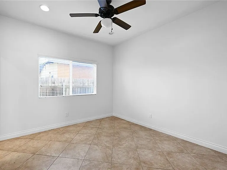 426 Grant St #2 — Photo 3