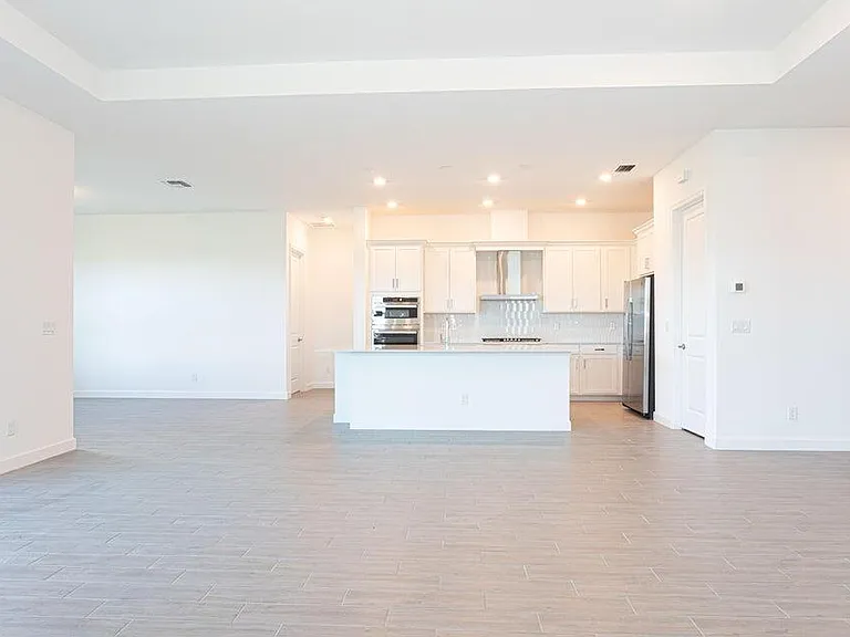 1132 Haywagon Trl — Photo 7