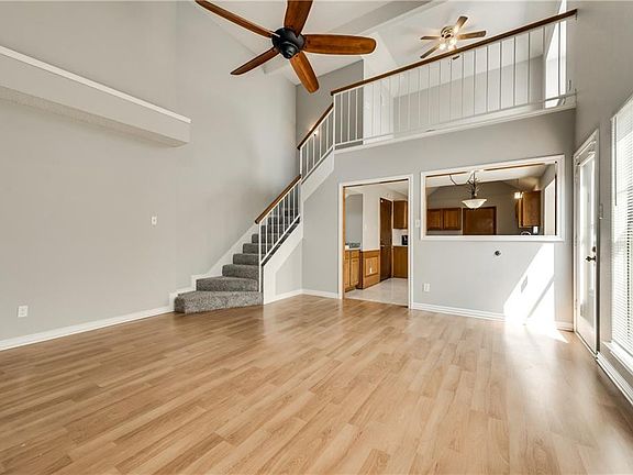 3rd image of 932 Winding Creek Dr