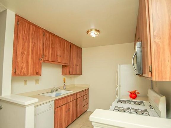 5th image of 1650 S Campus Ave APT 8