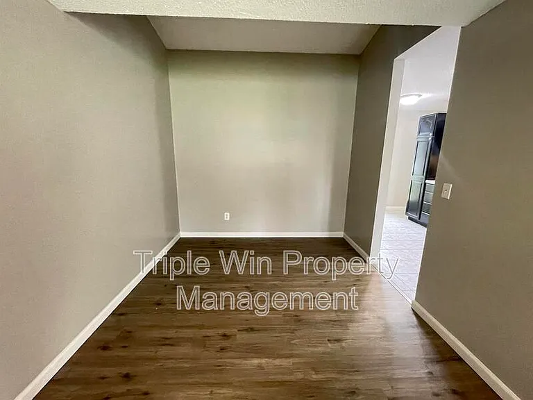 3125 Saint Catherine St — Photo 10