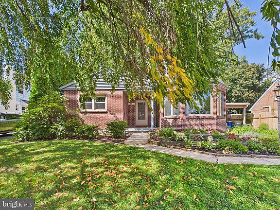 3rd image of 393 Waters Rd