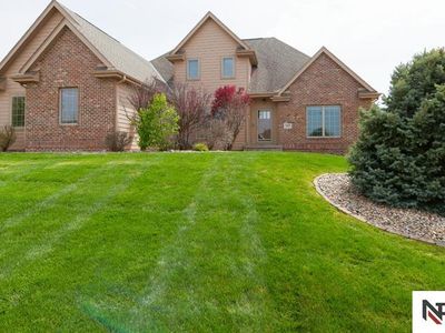 9307 Edna St, La Vista, NE, 68128
