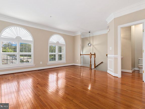 3rd image of 3905 Madison Park Ln