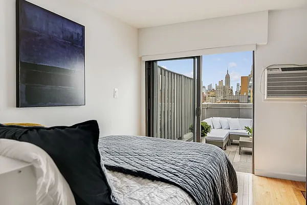 Sold by Compass | media 7