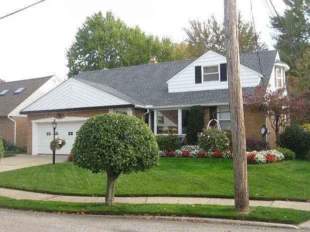 24350 Paradise Ln photo 1
