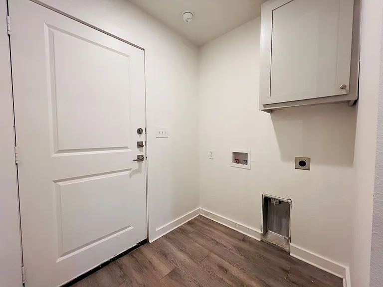 5726 Lehigh St — Photo 20