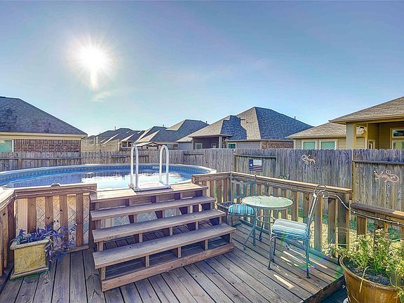 Wonderful pool and deck.