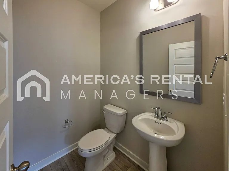 1019 Grand River Blvd W — Photo 26