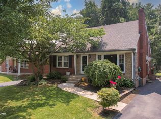 310 Merriman Rd, Saint Matthews, KY 40207