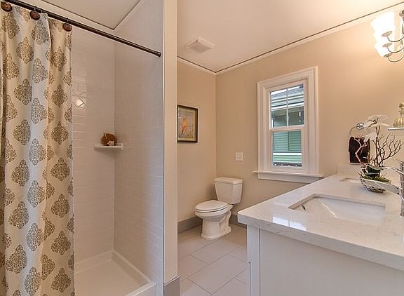 5th image of 2716 Harvard Ave E