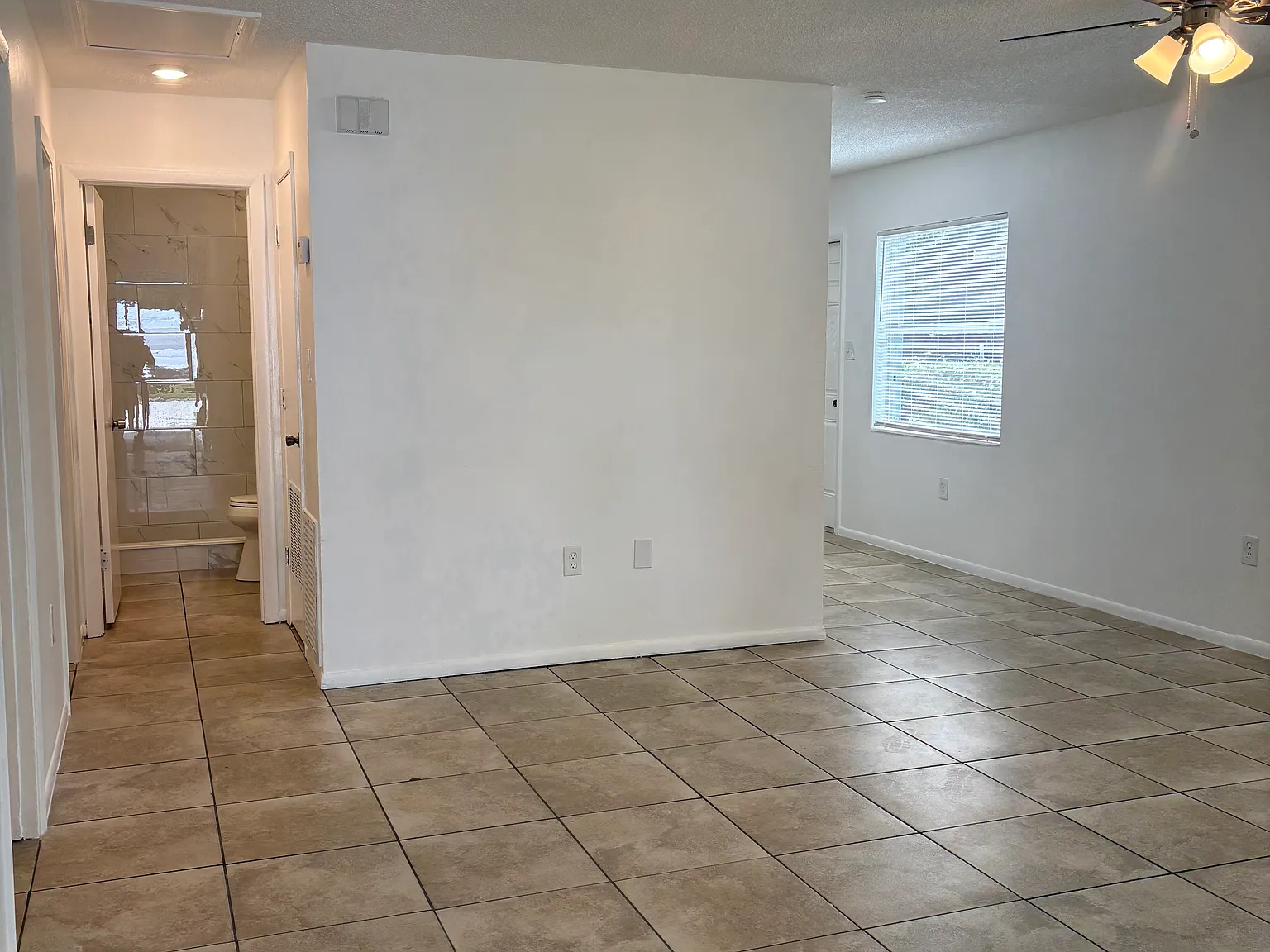 3 bed, 1050 sqft, $1,880 — Photo 3