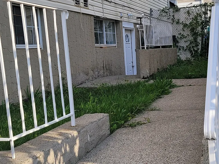 24 Harold St #1 — Photo 16
