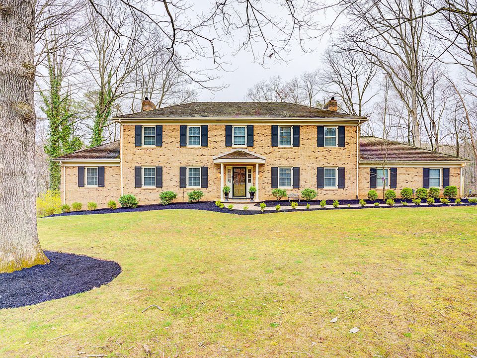 1st image of 4822 Buckhorn Dr