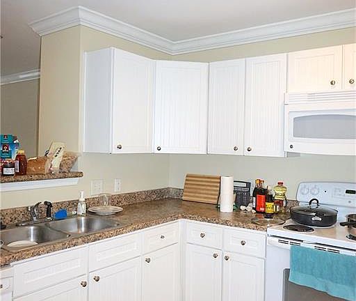 4th image of 1725 Harvey Mitchell Pkwy S APT 1713