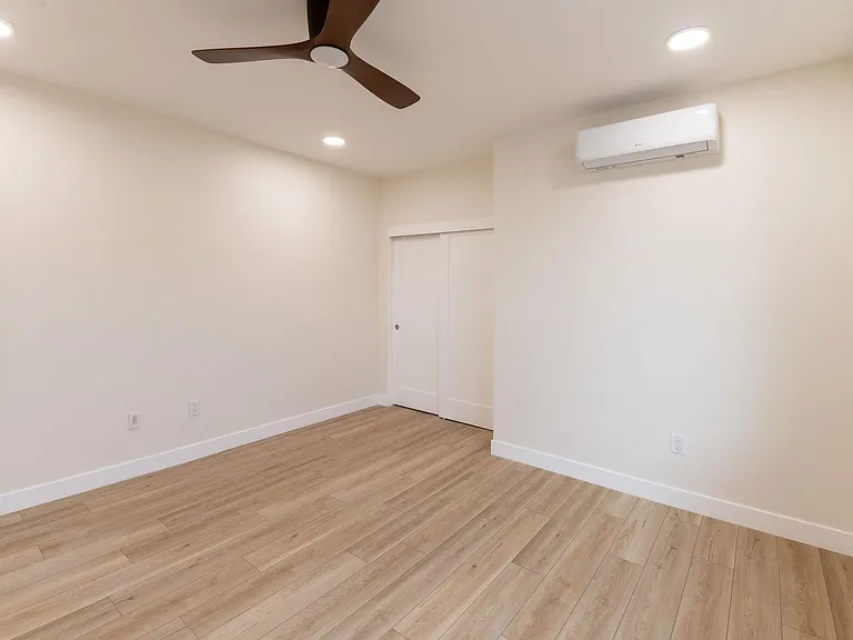 4774 Bancroft St — Photo 17