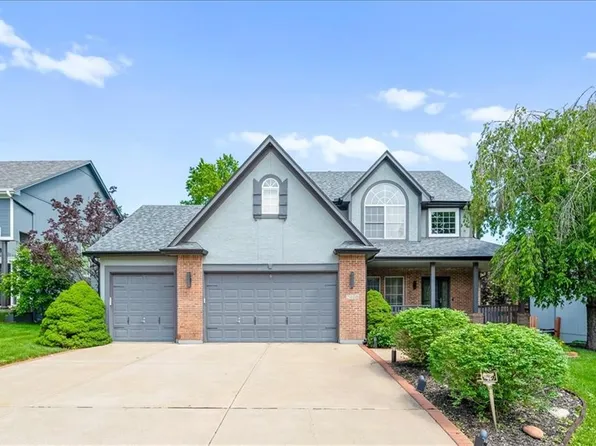 2408 SW Regency Dr, Lees Summit, MO 64082