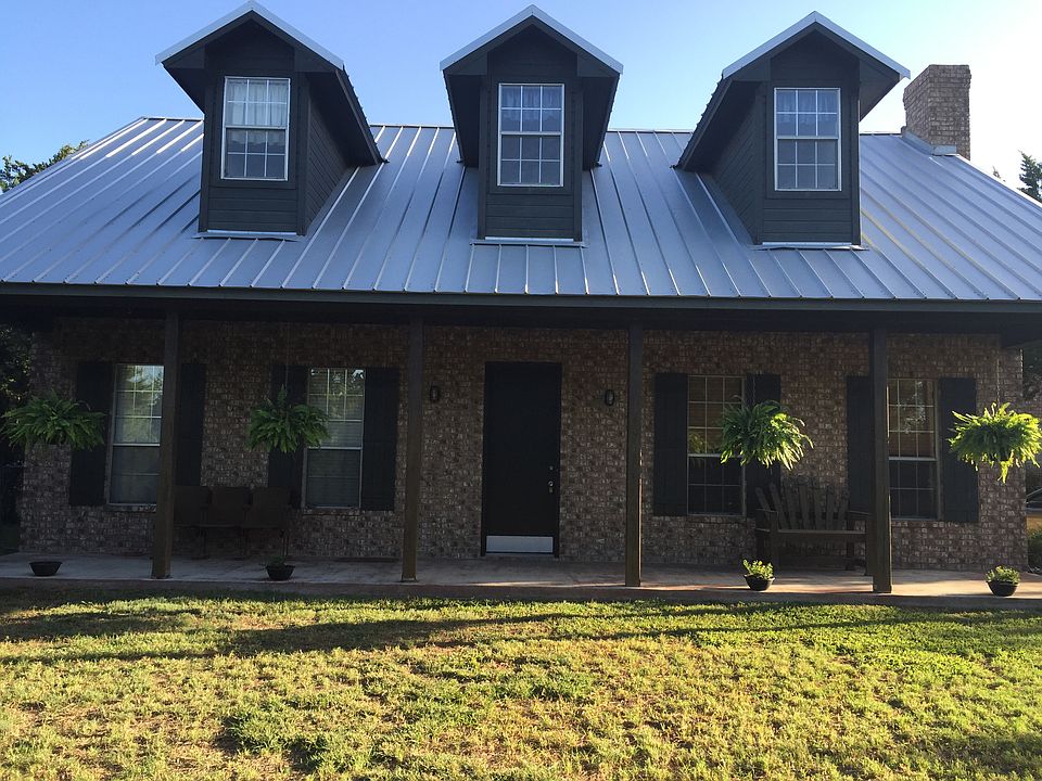1st image of 421 Windy Ln