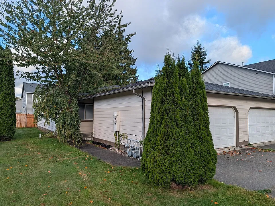 590 Lowell Ct